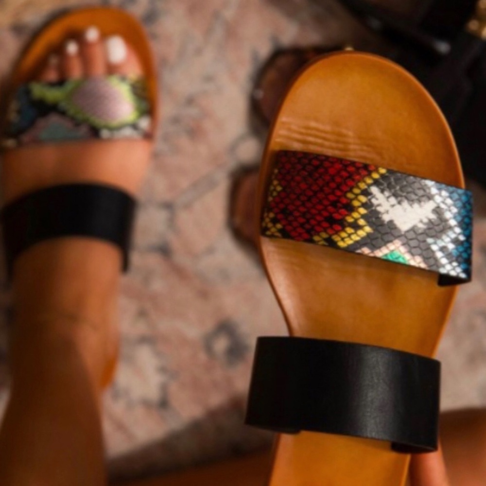 Snake Print Double Band Strappy Flat Sandals - Picture 3 of 6